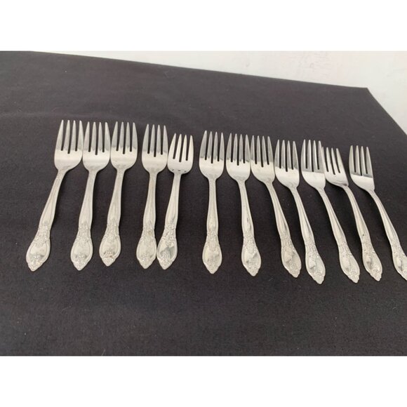 32 Piece Lot Stainless Steel Japan Marked Flatware - Picture 9 of 12